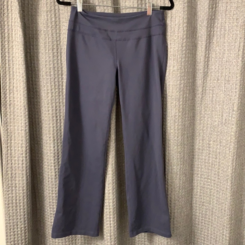 Zella yoga leggings . Grey . Size 6